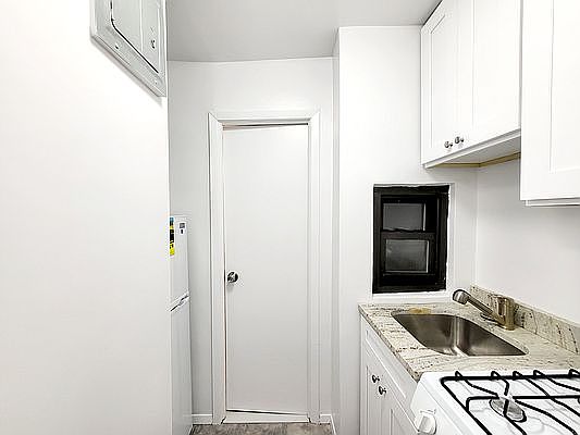 2nd image of 304 E 38th St #3B