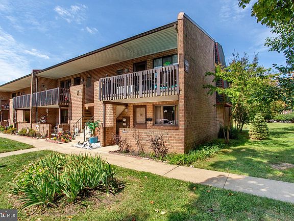 3rd image of 18106 Delaire Landing Rd #106
