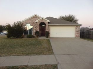 404 Barbara Jean Ln, Burleson, TX 76028