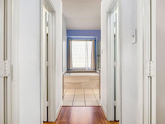5th image of 18418 Hot Creek Ct
