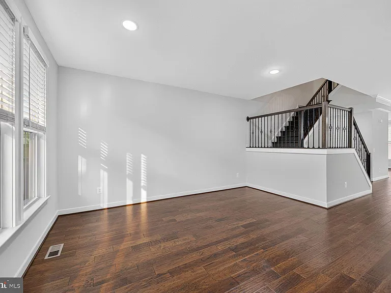 42302 Crawford Ter — Photo 11