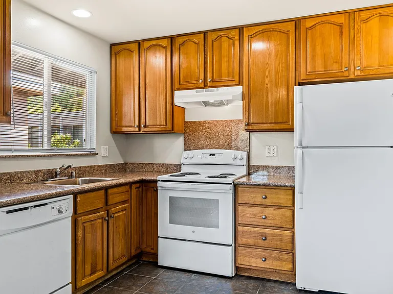11818 Foothill Way #3 — Photo 8