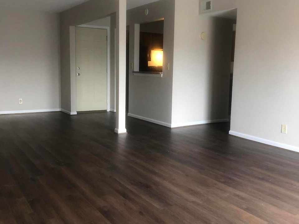 1st image of 705 La Fontenay Ct