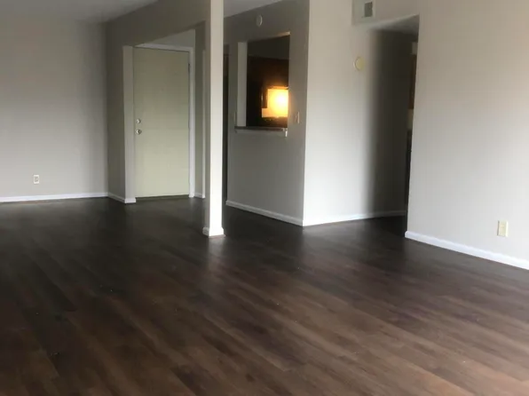 705 La Fontenay Ct, Louisville, KY 40223