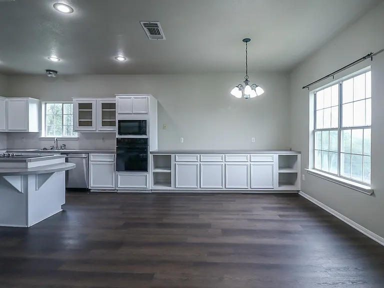 1810 Mesa Oaks Cir — Photo 11
