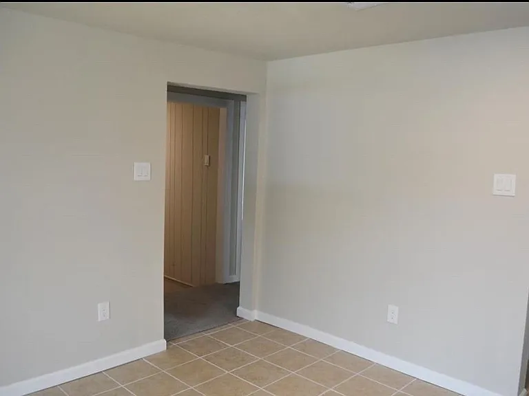 3007 Grovey St #B — Photo 12