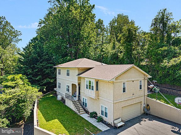 2nd image of 710 Ambleside Dr