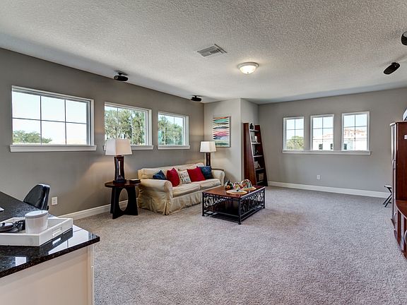 Huge Bonus Room