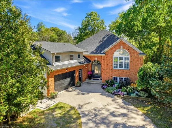 310 Aqueduct St, Welland, ON L3C 1E1