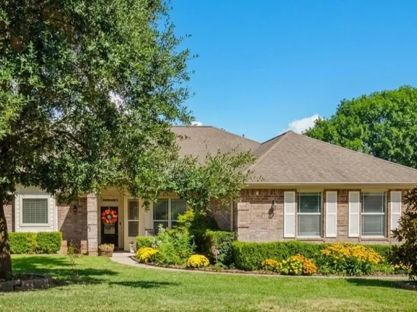 7090 Shadow Lake Dr, Willis, TX 77318