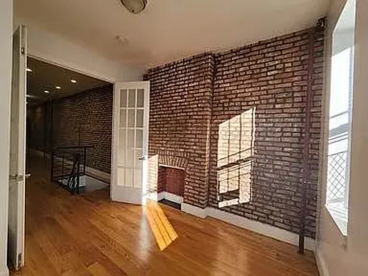 Rented by MySpaceNYC | media 22