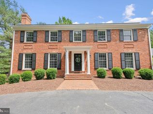 11013 Homeplace Ln, Potomac, MD 20854