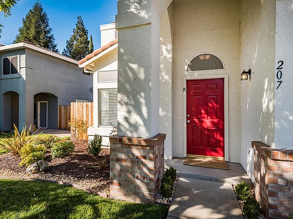 2nd image of 207 Red Leaf Ct