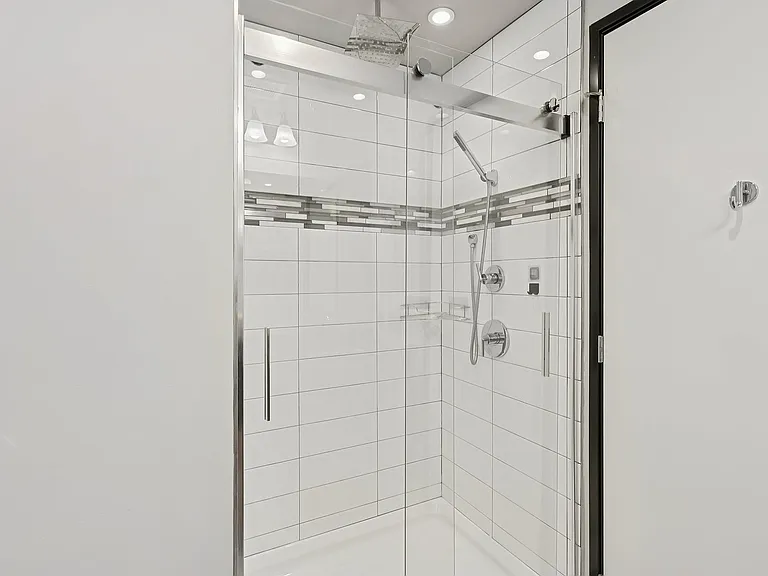 20-web-or-mls-1627 Penn Ave Unit 502-S2409-020