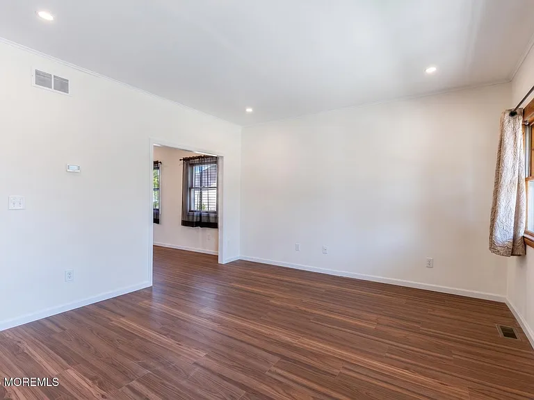 10 Lincoln St — Photo 8