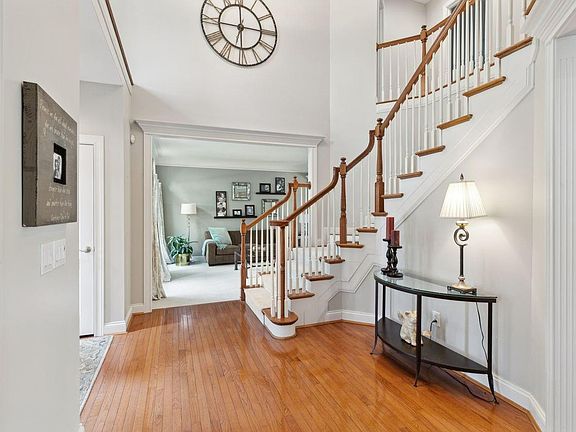 5th image of 7969 Meadowcreek Dr