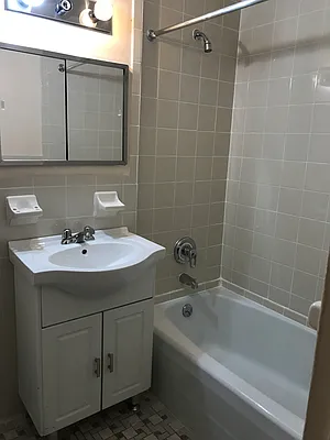 Rented by EZ Sell Realty | media 4
