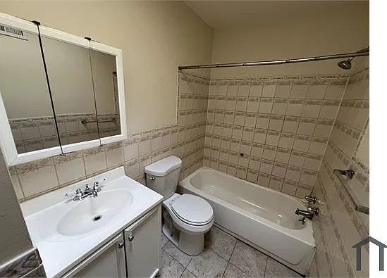 3 bed, 1000 sqft, $1,550 — Photo 4