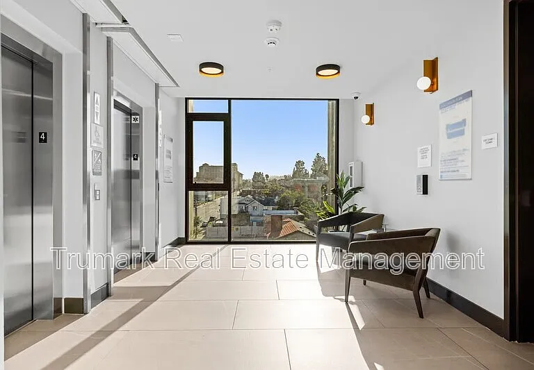 218 N El Molino Ave #204 — Photo 7