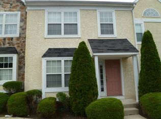 105 Coventry Pointe Ln, Pottstown, PA 19465