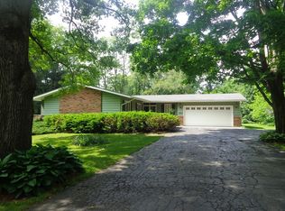 262 Deerpath Rd, Algonquin, IL 60102