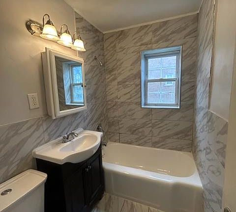 4th image of 71 Forest Hill Pkwy APT 1C
