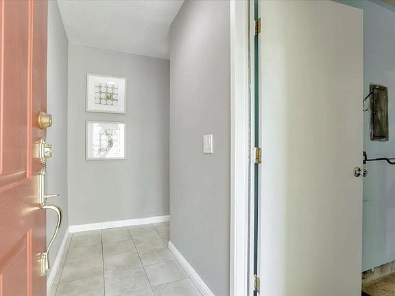 2nd image of 1342 Casa Ct