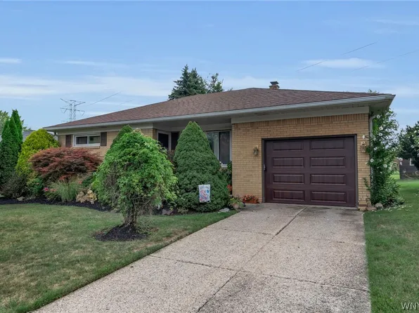 145 Cresthaven Dr, Buffalo, NY 14225