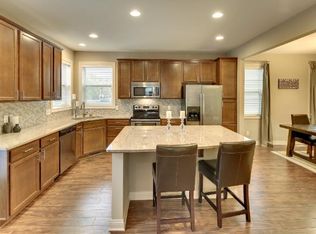 1619 Hackberry Ct, Carver, MN 55315