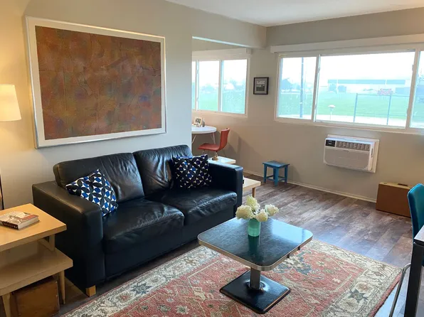 4-105, 105 13th Ave S APT 10, Hopkins, MN 55343