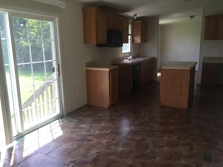 408 E Lavaca St — Photo 4