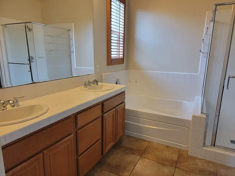 25506 Wharton Dr — Photo 12