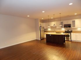 224 W Kirkwood Ave