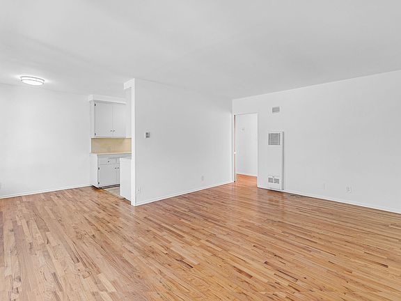 4th image of 1129 Lincoln Blvd APT 6
