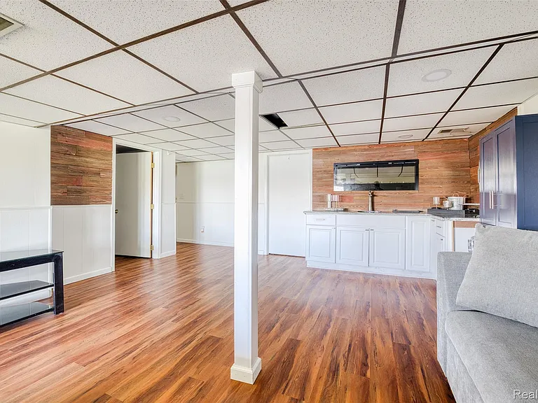 10094 Elizabeth Lake Rd — Photo 25