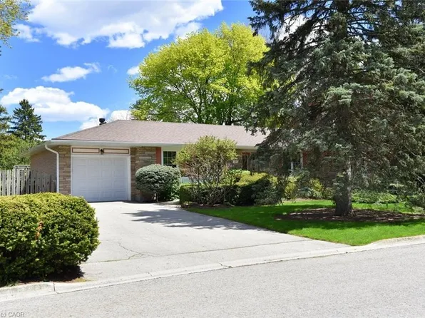 293 Alma Ln, Hamilton, ON L9G 2T6
