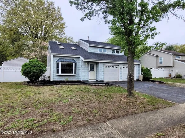 669 Branch Drive, Toms River, NJ 08755