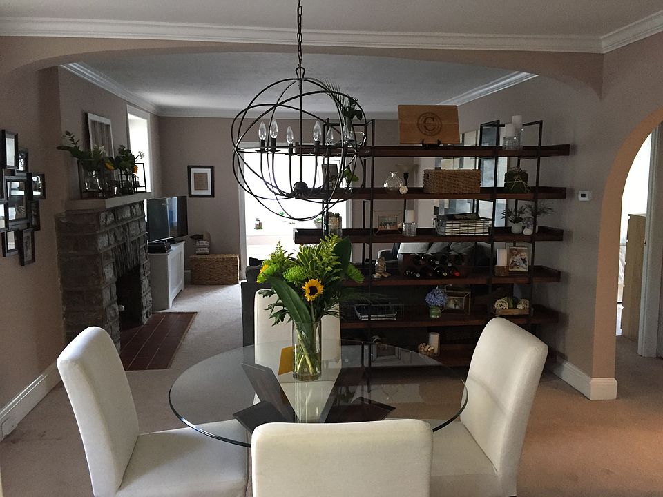 1st Fl Dining Rm Living Rm