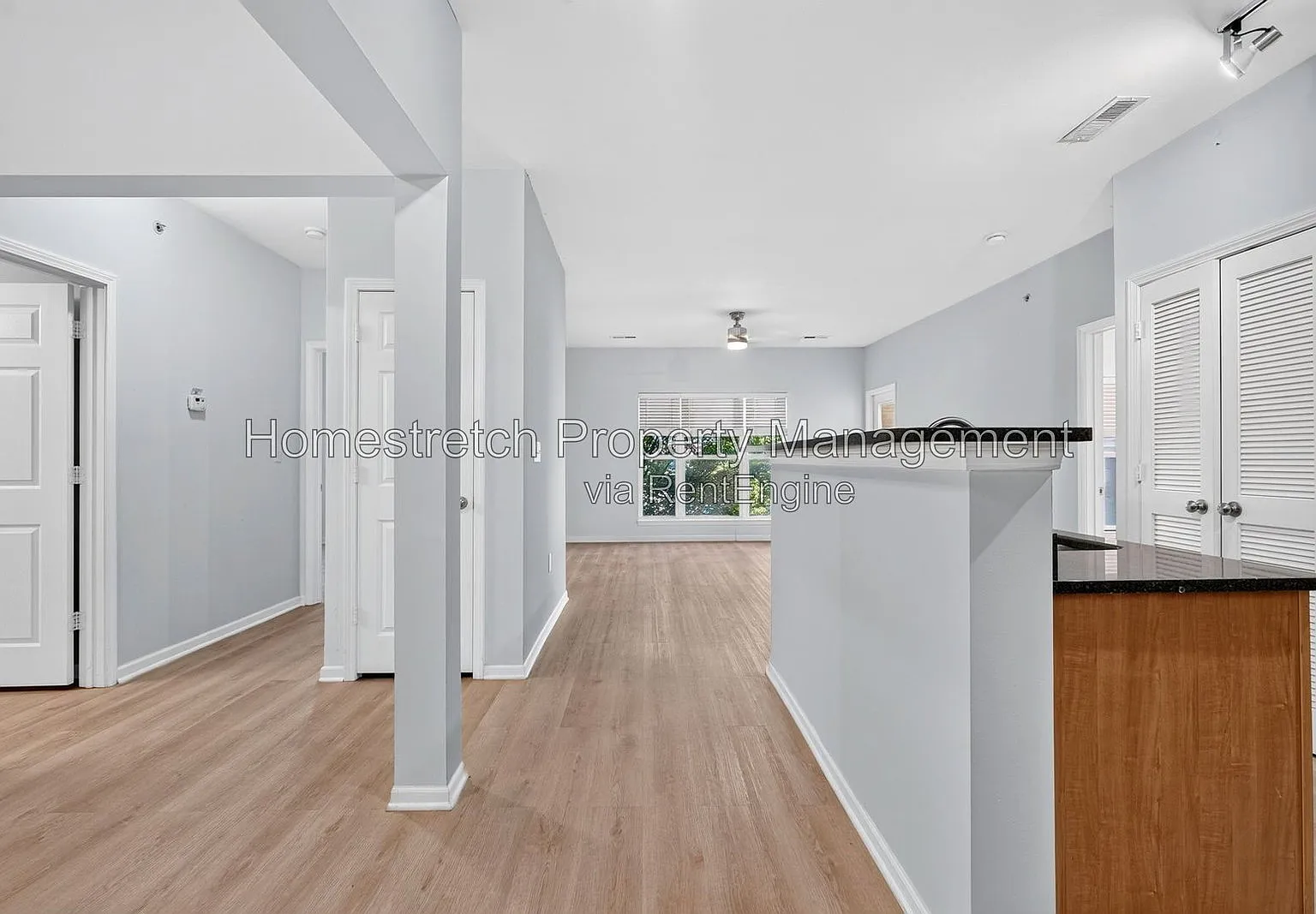 2 bed, 2.0 bath, 1127 sqft, $900 — Photo 2