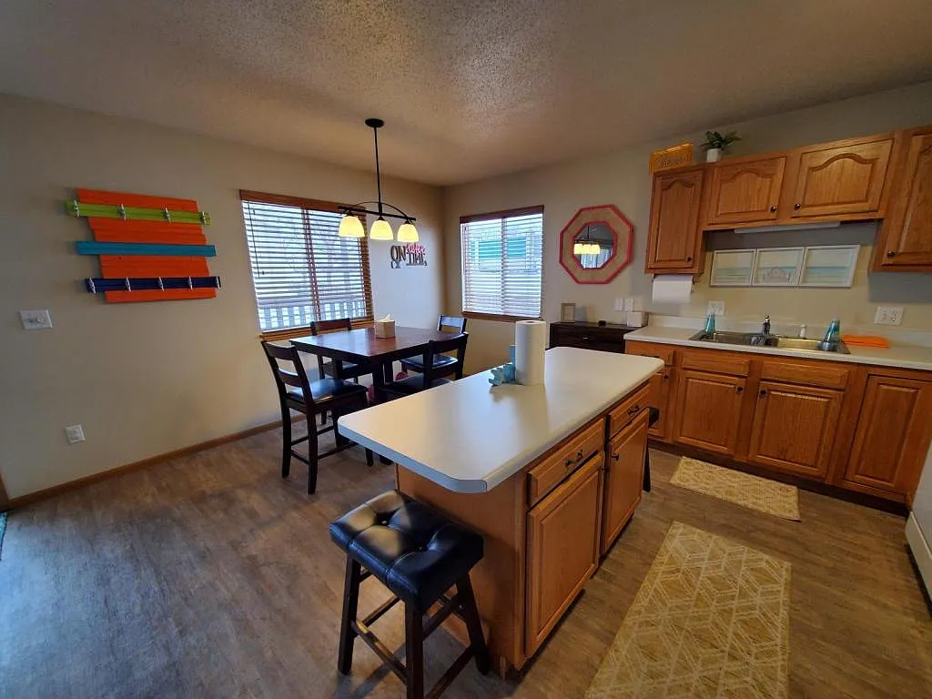 1652 Exchange St — Photo 4