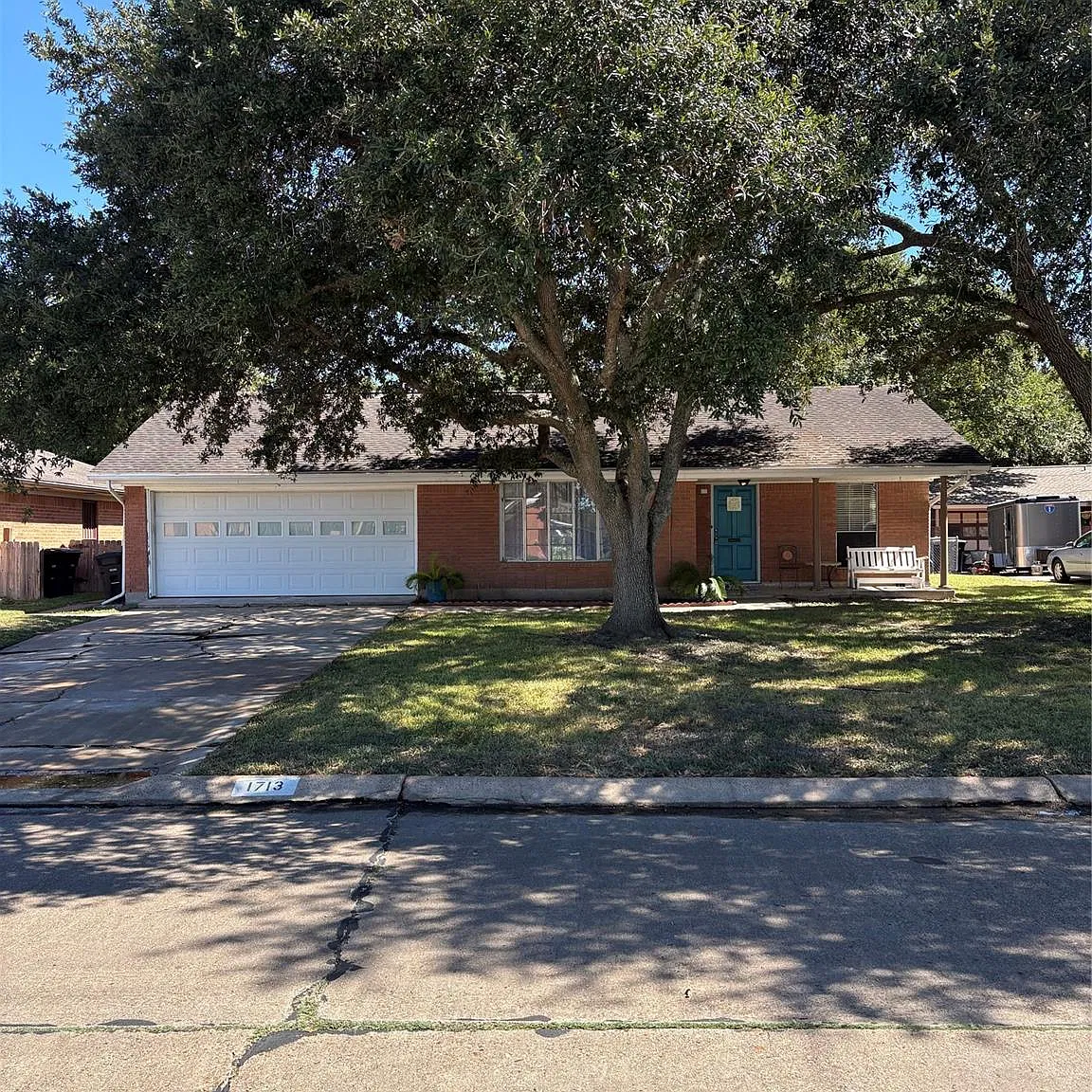 3 bed, 2.0 bath, 1410 sqft, $1,850 — Photo 1