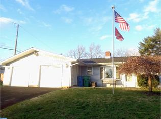 2 Gridiron Rd, Levittown, PA 19057