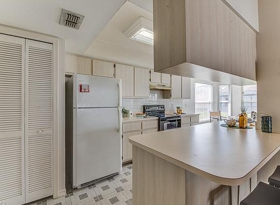 5th image of 3691 Sabal Springs Blvd