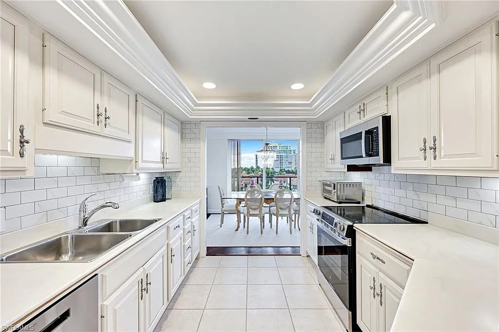 2 bed, 3.0 bath, 2259 sqft, $17,000 — Photo 4