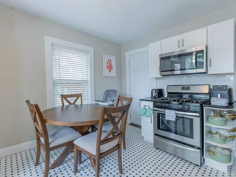 20-22 Lafayette Rd #2 — Photo 7