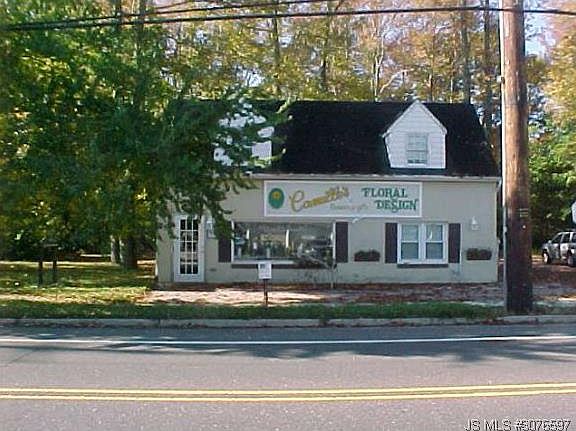 1st image of 755 E Bay Ave