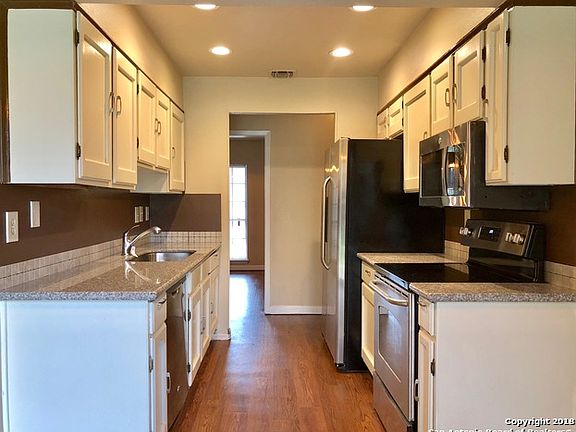 3rd image of 8242 Knute Rockne St