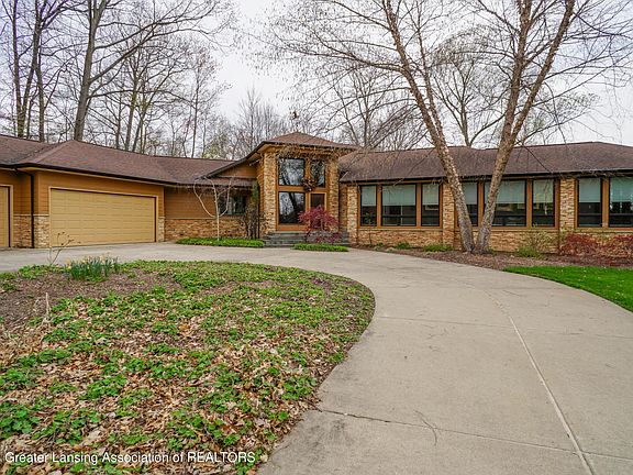 3rd image of 8822 W Lake Pointe Dr