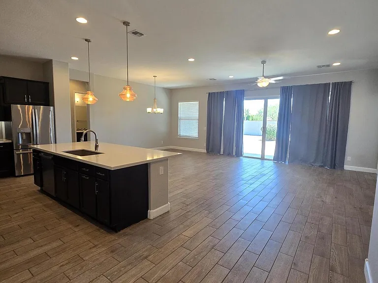 5605 N 189th Dr — Photo 10