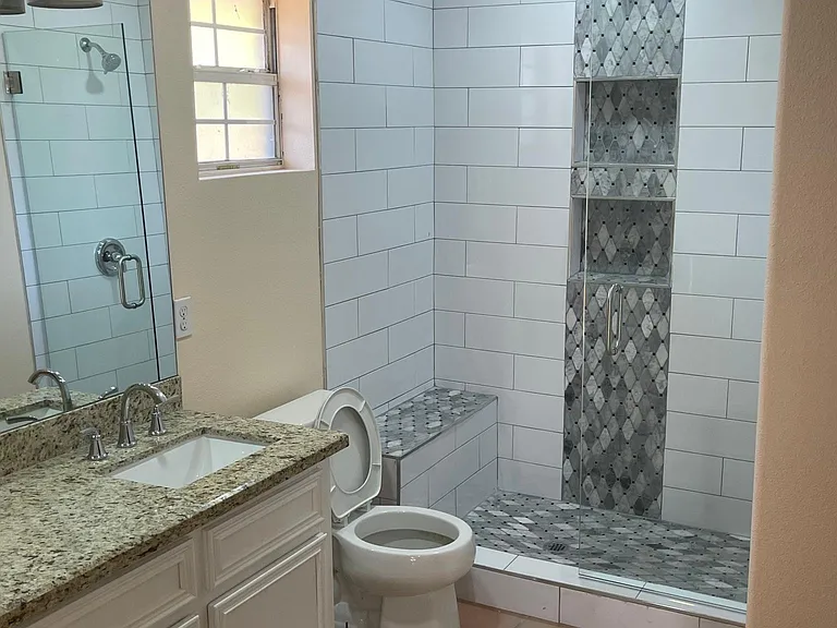 2415 Pheasant Dr — Photo 6